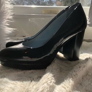 flight attendant heels